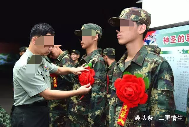 弟弟參軍供姐姐讀書,姐大學畢業弟還不回家,姐去部隊才知弟犧牲