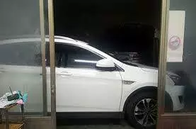 這樣「對付」堵住家門的路霸....他的做法讓大家拍手稱讚!如果都有他這種素質,大馬一定很美好!