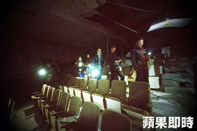 學生全煞到!夜遊竹北廢棄戲院「紅厲鬼慘哭現身」 地下室聚一堆「連濟公都幫不了」:廁所更陰