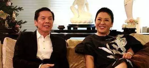 李小龍死在她床上,向華強心甘情願養她40年,如今和向太情如姐妹 !