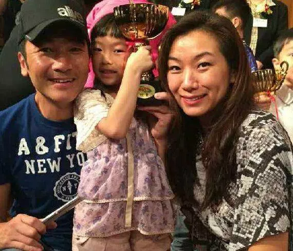 方中信50歲老婆曝光,原來是我們熟悉的她,網友:可惜了男神!