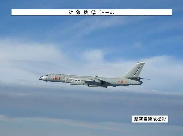 4架轟6K打頭陣,大批戰機飛越宮古海峽