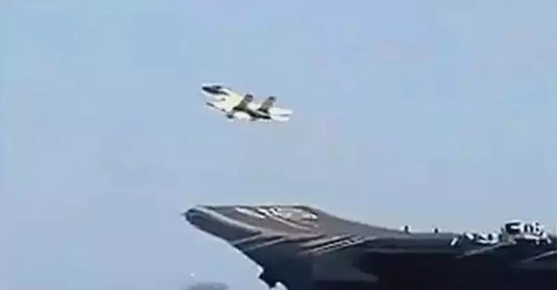 不幸消息傳來!40艘戰艦齊聚南部海域,中國戰機血染長空,此仇必報!