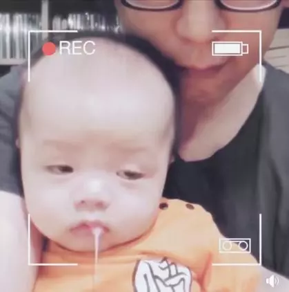 恭喜!43歲阿信未婚生子曬萌娃:她終於如願了!