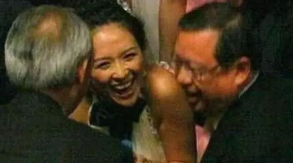 章子怡一輩子不想看到的照片,第三張令人臉紅,汪峰看到會瘋 !