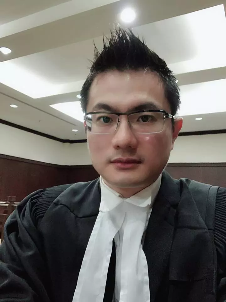 【辣眼睛!】江昭上大律師「穿BIKINI秀身材」直呼男女平等! 網民爆笑:你的小鳥飛走了?(內有視頻)