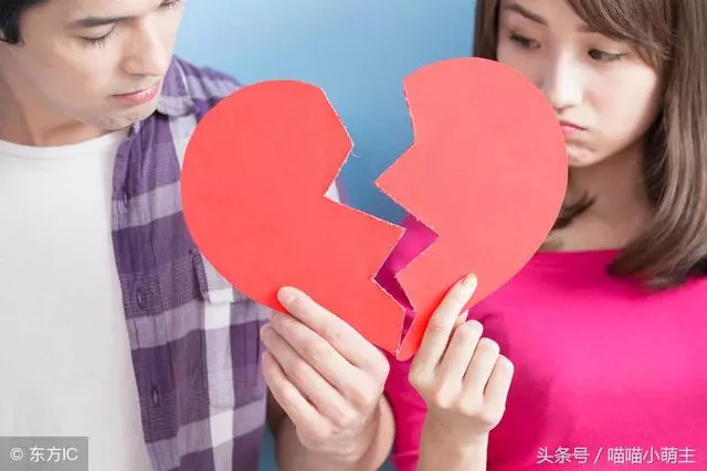 在餐廳偶遇前夫,過去打了聲招呼,見他本人和桌上的東西,我呆了