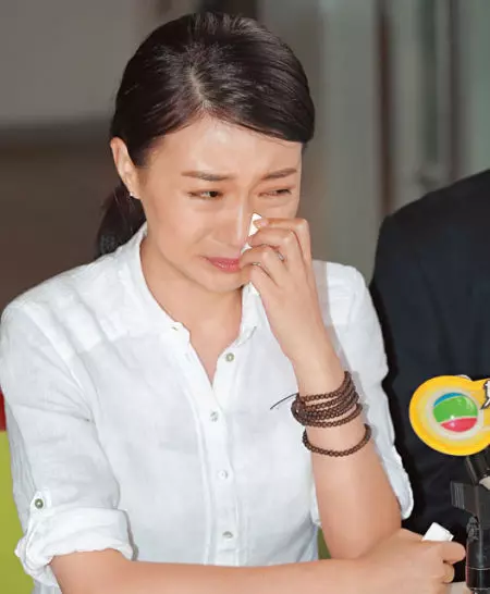 TVB前花旦因「搞斷背+艷照門」遭雪藏, 離巢後嫁入豪門, 如今的她懷孕發胖10KG,從少女變少奶奶!