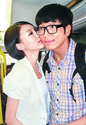 TVB前花旦因「搞斷背+艷照門」遭雪藏, 離巢後嫁入豪門, 如今的她懷孕發胖10KG,從少女變少奶奶!