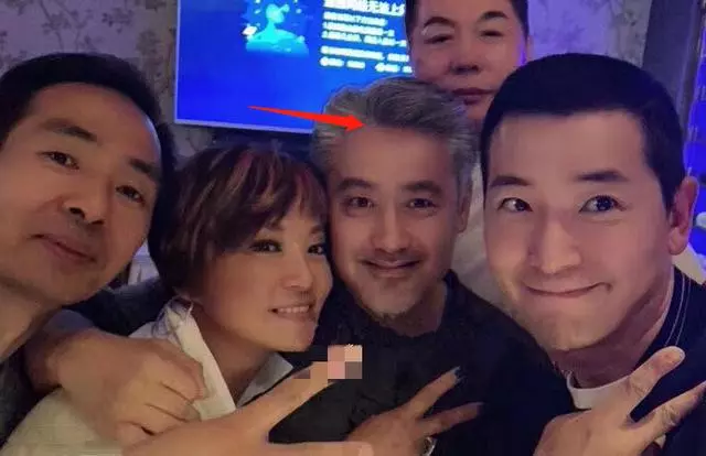 吳秀波近照曝光!身材發福頭髮灰白,雅痞大叔已變慈祥爺爺!
