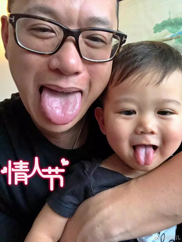 胡杏兒曬二胎孕肚照唯美,大兒子當哥哥很興奮,豪門老公有福了~~~