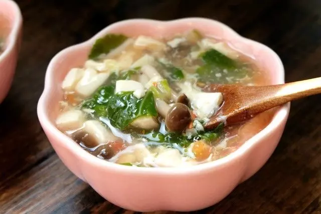 一碗湯裡5種食材,十分鐘就煮好,簡單省事又營養,增強抵抗力還減肥!