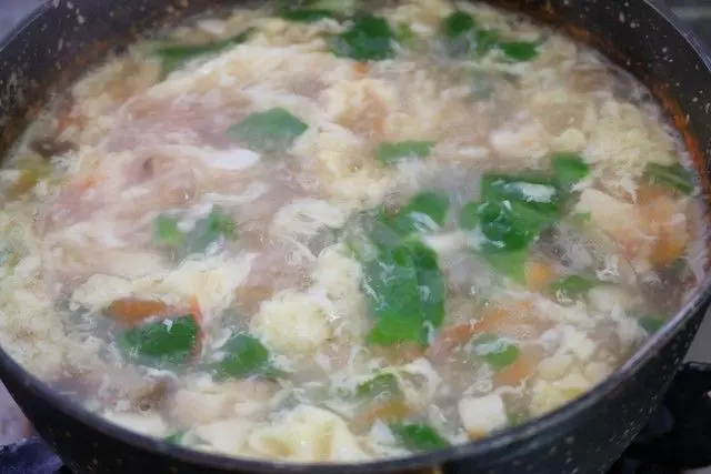 一碗湯裡5種食材,十分鐘就煮好,簡單省事又營養,增強抵抗力還減肥!
