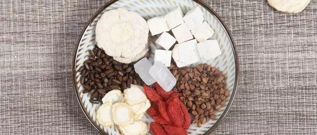 老人說「一兩茯苓一兩金」,春季茯苓好處多,但這3種做法,很多人都不知道