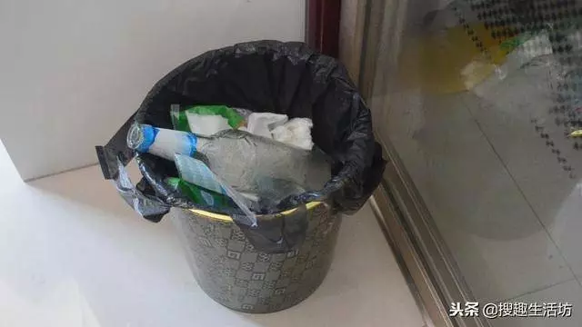 風油精加牙膏混合,作用太棒了,一年能省下不少錢,越早知道越好