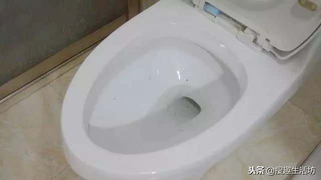 風油精加牙膏混合,作用太棒了,一年能省下不少錢,越早知道越好