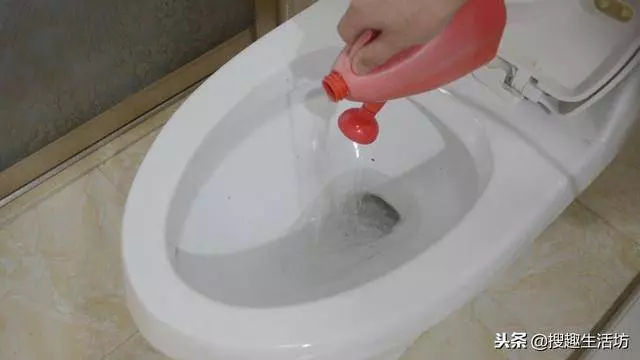 風油精加牙膏混合,作用太棒了,一年能省下不少錢,越早知道越好