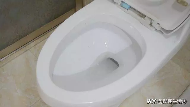 風油精加牙膏混合,作用太棒了,一年能省下不少錢,越早知道越好