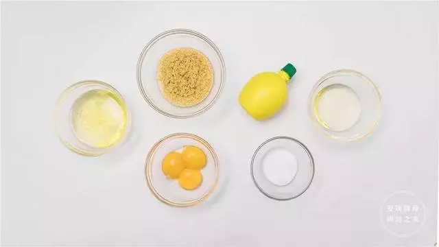 不用烤箱,不發酵,這樣做的小米糕好吃養胃不上火!