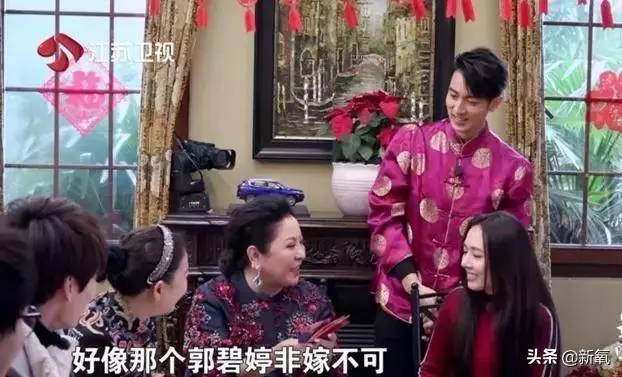 被向太拖進豪門的郭碧婷因800萬鑽戒被酸了?向佐回復甜炸了!