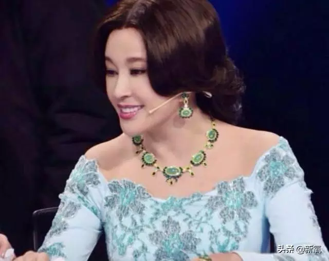 被向太拖進豪門的郭碧婷因800萬鑽戒被酸了?向佐回復甜炸了!
