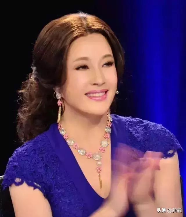被向太拖進豪門的郭碧婷因800萬鑽戒被酸了?向佐回復甜炸了!