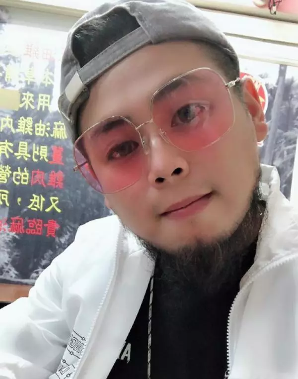一個月八萬?!「男人幫」 驚爆某「炫富YouTuber」開價包養正妹 引網爆量討論