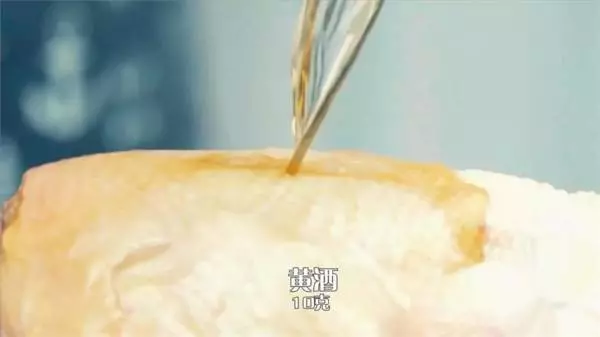 不用水不用鹽只用一味料,教你用電鍋做出最簡單最好味的鹽焗雞!