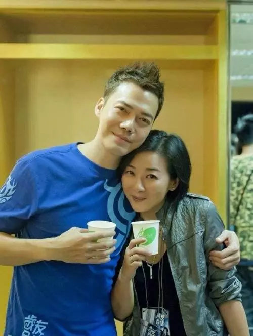 古惑仔6位兄弟,每個都是感情專一的好男人,妻子都很漂亮