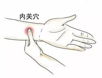 29歲男子,半夜胸痛,心梗去世,醫生直言:2個習慣害的!