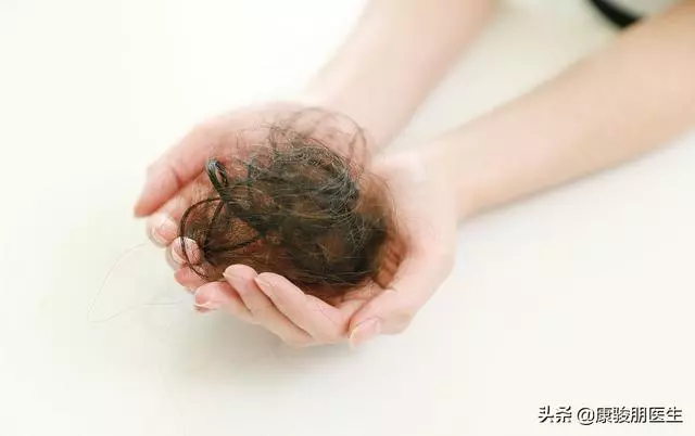 身上藏著"生髮穴",每天按1按,疏通經絡,按走白髮,生新髮