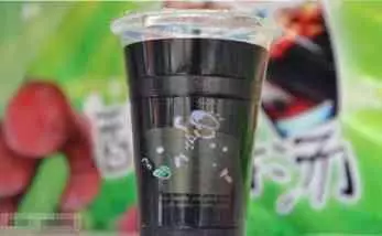 一份雞排十塊錢,還另送飲料,難道不會虧嗎?店家:賺得盆滿鍋滿