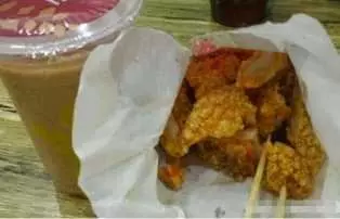 一份雞排十塊錢,還另送飲料,難道不會虧嗎?店家:賺得盆滿鍋滿