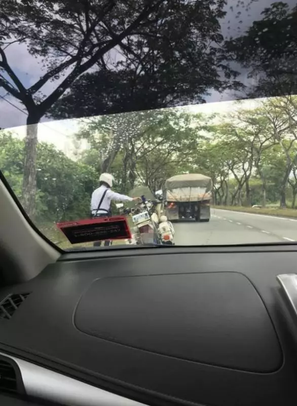 對不起,讓你沒咖啡喝!交警竟拿這爛理由當藉口? 網民看了都笑翻了!