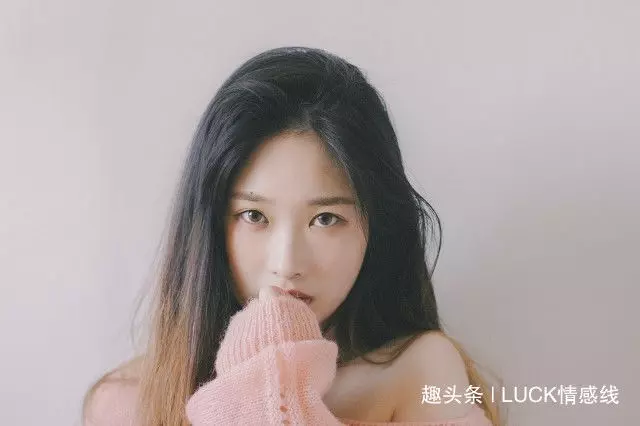 婆婆看不起鄉下兒媳,故意帶高檔店購物,看到兒媳購物過程傻住