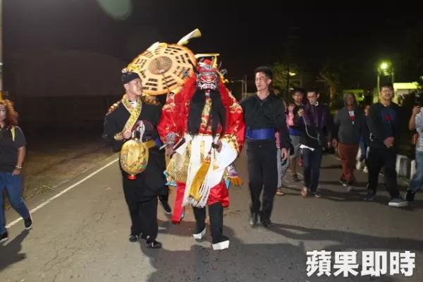 上吊煞氣重!彰化送肉粽「遭500網友直播」硬要湊熱鬧 專家「看到影片呆住」直言:引禍上身