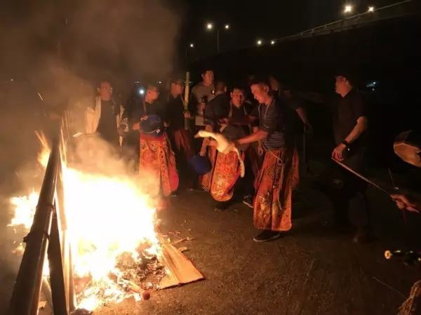 上吊煞氣重!彰化送肉粽「遭500網友直播」硬要湊熱鬧 專家「看到影片呆住」直言:引禍上身