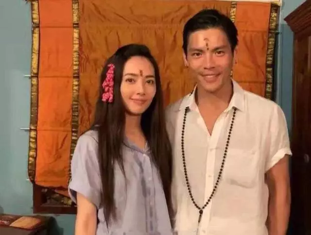 向佐弟弟叫向佑,向佐的爺爺居然叫向前,網友:以後郭碧婷孩子取名啥? 網友不妨提提議