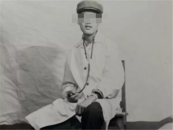 姐姐恨妹妹搶愛人二十年不往來,兒子結婚時才知妹妹二十年前就已過世!真相讓她懊悔不已!