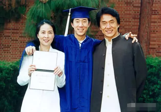 成龍兒子又出事!不爭氣的孩子,什麼時候才能讓65歲的老父親放心?