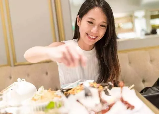 減肥時,什麼時候稱體重,是你的凈體重?很多人都稱錯了!