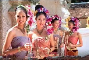 泰國旅遊,如果美女遞毛巾給你,千萬不要接,導遊:接了你會後悔