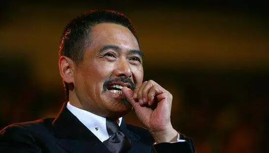 周潤發的56億家產為什麼一定要捐!看完他的家庭關係,你就明白了他的理由了!