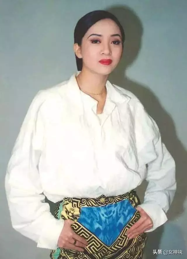 4歲登台賣唱,40歲把自己嫁給舞台,天后梅艷芳的璀璨與悲涼