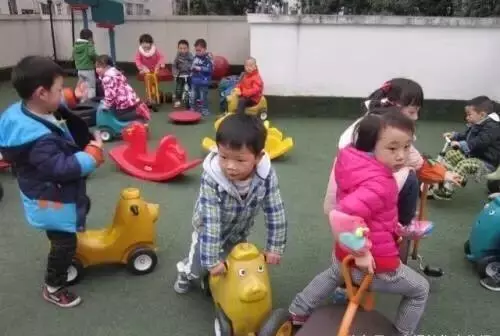 爸爸姓「老」,給女兒取名字很有水準,老師上課都從來「不敢點名」!