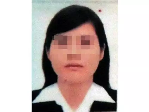 (48歲新加坡男子滿心歡喜娶26歲越南嬌妻,)洞房時嬌妻一句話,讓他當場硬掉!!