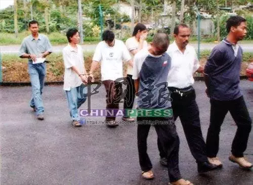 奇案追中(第15篇).2004年 屋前埋屍 少女徐曉芳遭辣手摧花....《內服視頻》