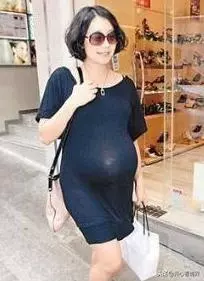 她是圈中公認才女,曾被謝霆鋒倒追,嫁豪門連生4胎,43歲成贏家