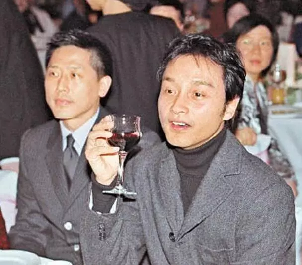 張國榮離世16年,歌迷製作千紙鶴悼念「哥哥」,但沒想到現奇跡出現了,網友:【哥哥有在看】