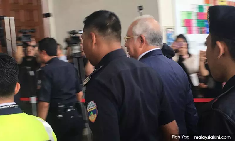 納吉律師一開庭就出「花樣」!慘遭總檢察長六字神回打臉!網民都沸騰了!